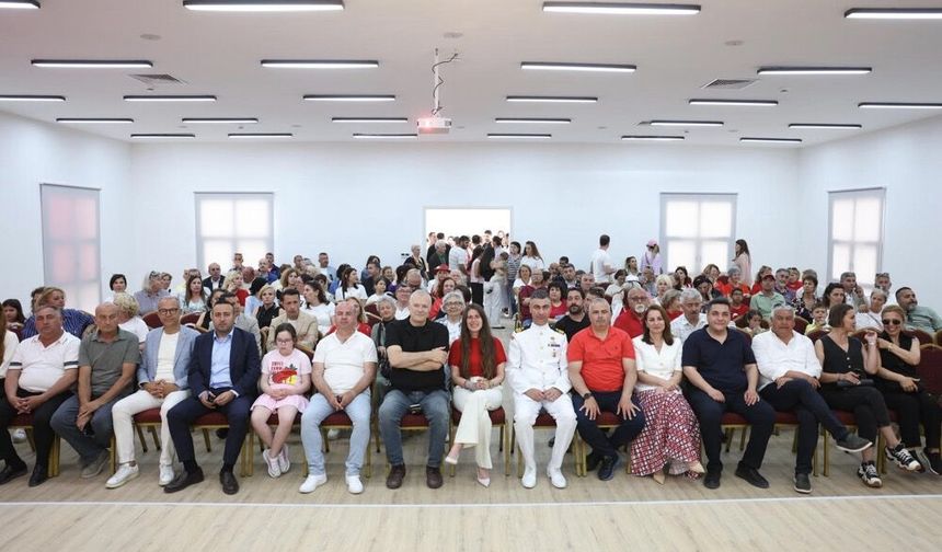 Çeşme’de 19 Mayıs coşkusu Ilıca Atatürk Kültür ve Spor Merkezi’nin açılışıyla taçlandı
