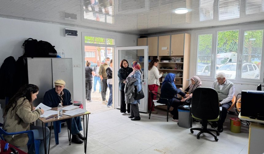 DEÜ’DEN KİRAZ VE BEYDAĞ’DA HALK SAĞLIĞINA YÖNELİK ÖNEMLİ ADIM