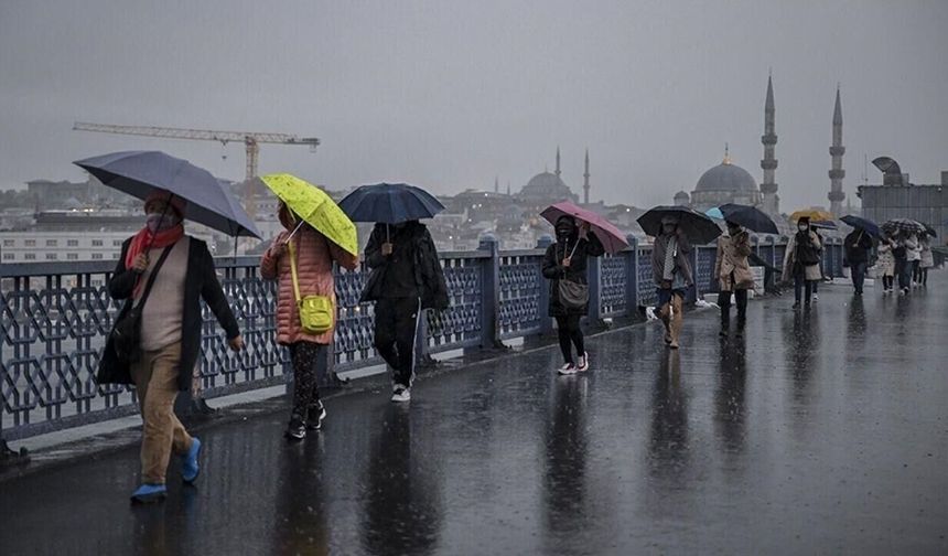 İSTANBUL İÇİN YAĞIŞ UYARISI: SICAKLIKLAR DÜŞÜYOR