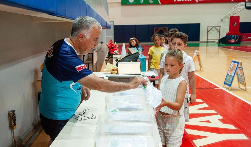 Karşıyakalı çocuklara yaza özel oryantiring eğitimi