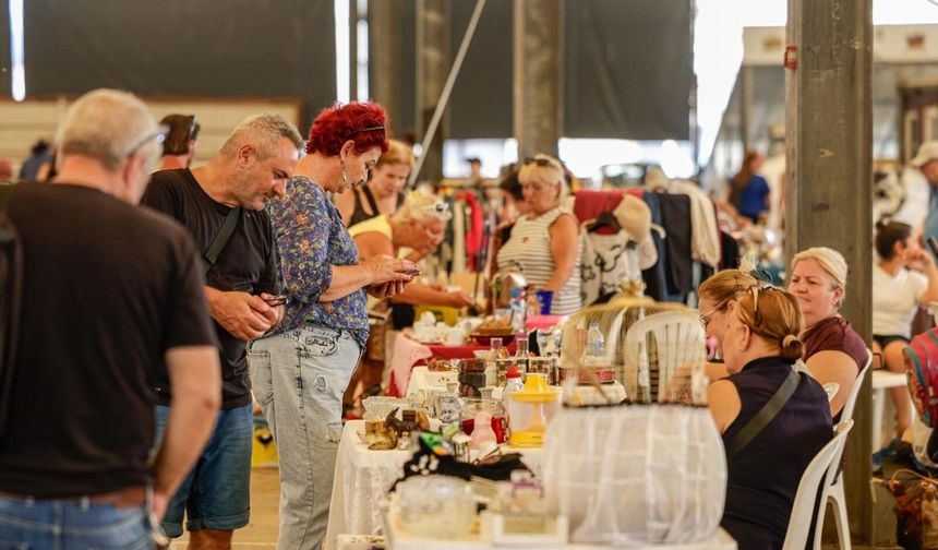 İzmir’de paylaşım büyüyor: İkinci el pazarlarına yoğun ilgi