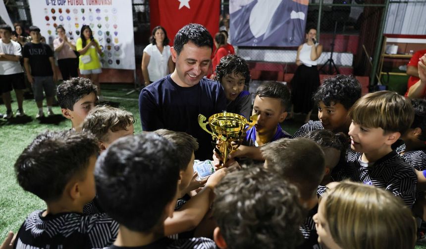 BAYRAKLI’DA U-12 CUP’TA ŞAMPİYON BELLİ OLDU