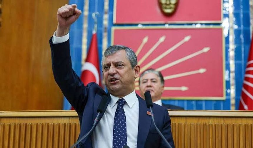 CHP’de Siyasi Dengeleri Değiştirecek Gelişme! Özgür Özel ve 90 Milletvekili İstifa Etti