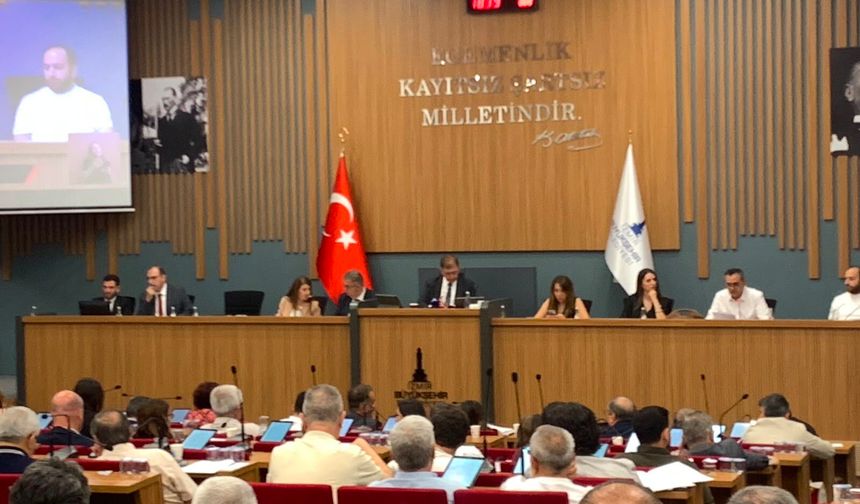 İzmir Büyükşehir Belediye Meclisi’nde Canlı Yayın Kararı Geri Çekildi!