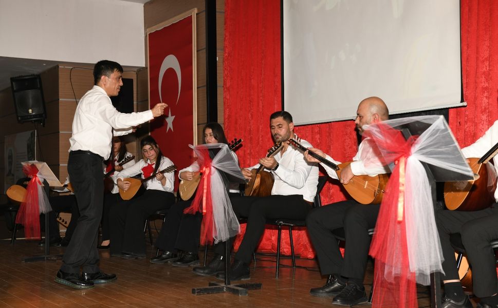 Çiğli’de Türkü Rüzgarı: “Sazımız Elimizde, Türküler Dilimizde”