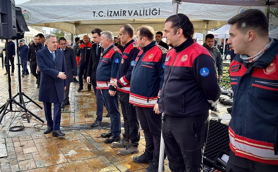 30 Ekim ve 6 Şubat’ın sessiz tanıkları İzmir’de sergilendi
