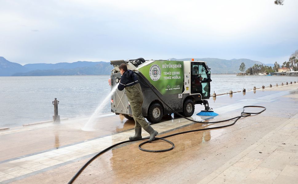 Büyükşehir Köyceğiz’deki Taşkının İzlerini Sildi