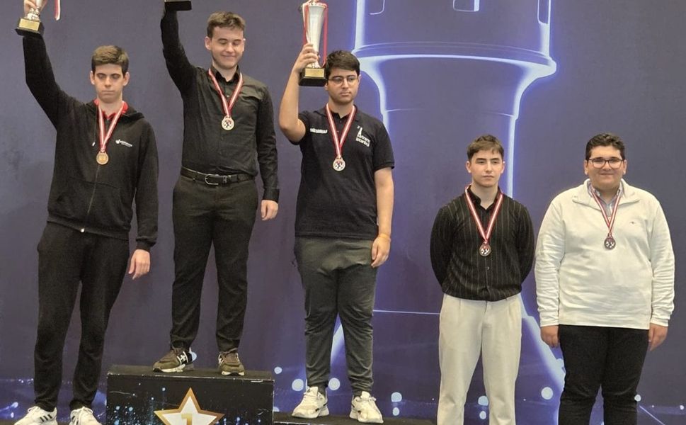 Muğla Büyükşehir Satranç Takımı’ndan Türkiye Şampiyonluğu