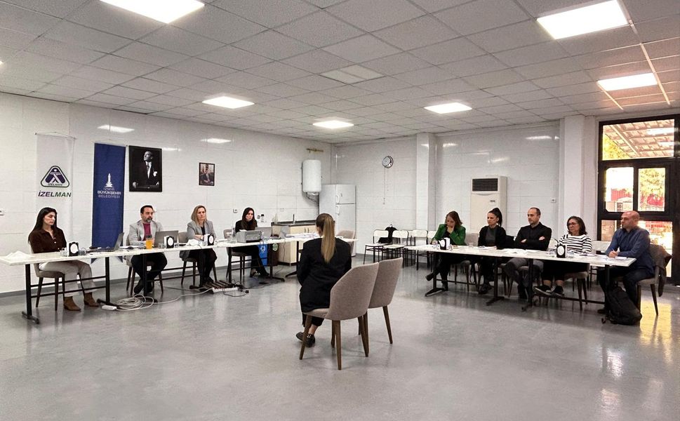 İzmir Büyükşehir Belediyesi Mülakatına Halk Girdi