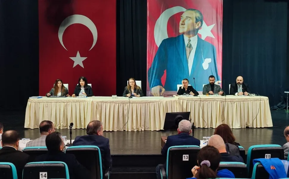 Konak Meclisi'nde Sert Tartışma: "Çöpte Boğulasın"