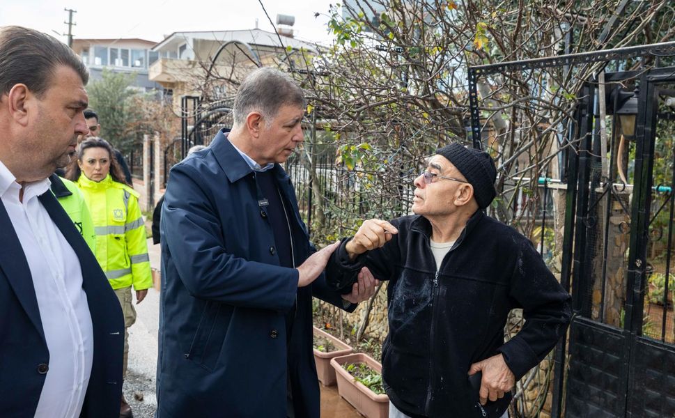 Başkan Tugay’dan Seferihisar’da yağıştan etkilenenlere yerinde destek