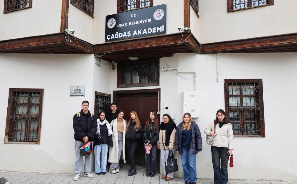 Ücretsiz Eğitim Kursları İle Uşak Belediyesi Öne Çıkıyor