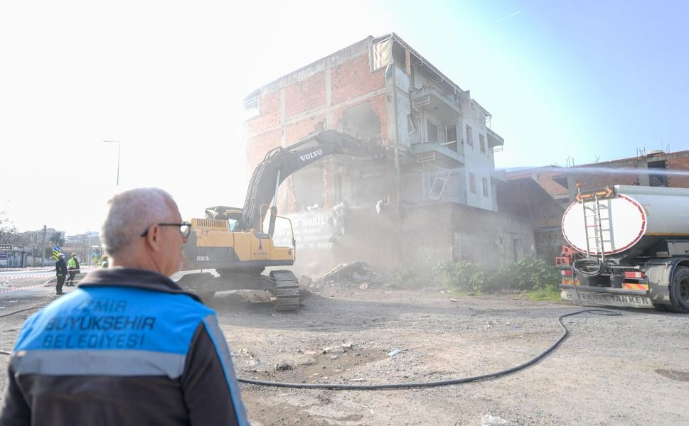 Karşıyaka’da kesintisiz ulaşım için yoğun tempo