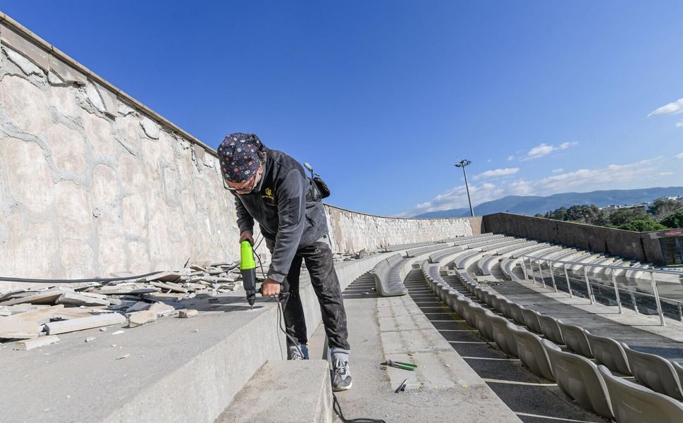 Aşık Veysel Amfi Tiyatro yeni sezona yenilenerek giriyor