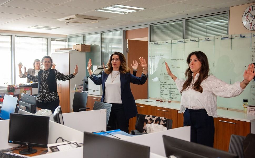 Karşıyaka Belediyesi’nde çalışanlar güne sporla başlıyor