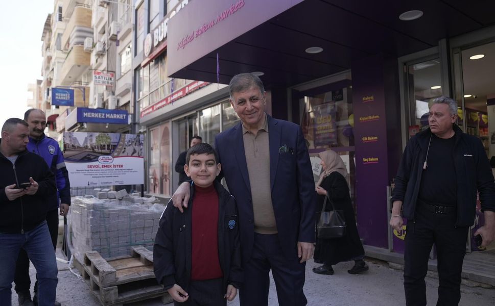 Bayraklı Sevgi Yolu'nda yoğun tempo