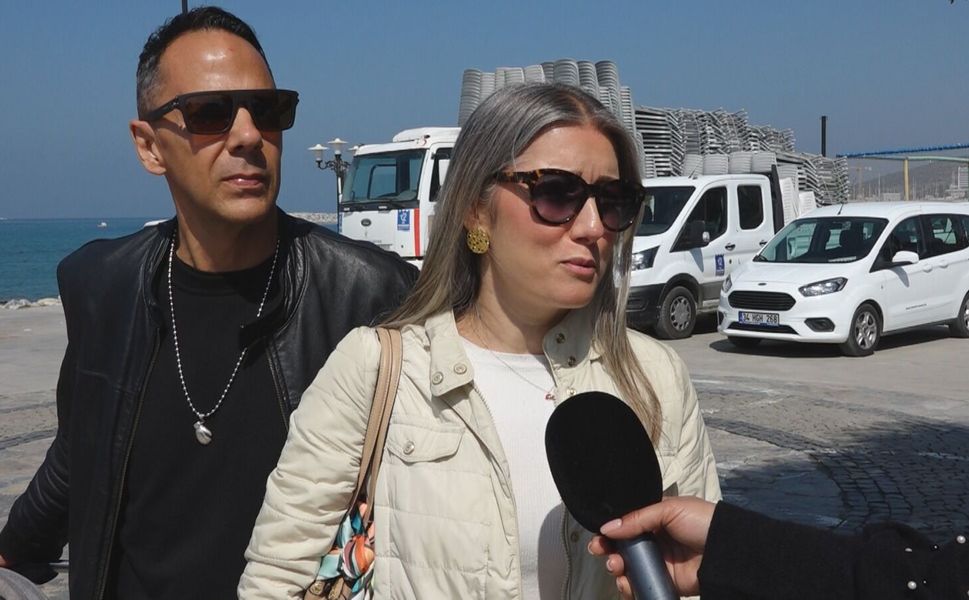 KUŞADASI SEÇİLMİŞ BAŞKANININ YANINDA