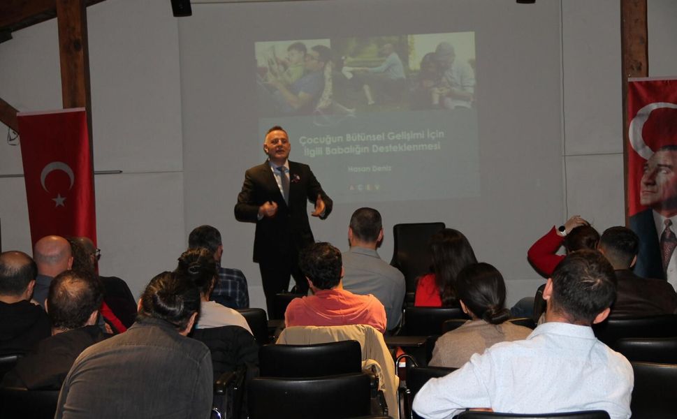 EFES SELÇUK’TA BABALARA “BABALIK” SEMİNERİ