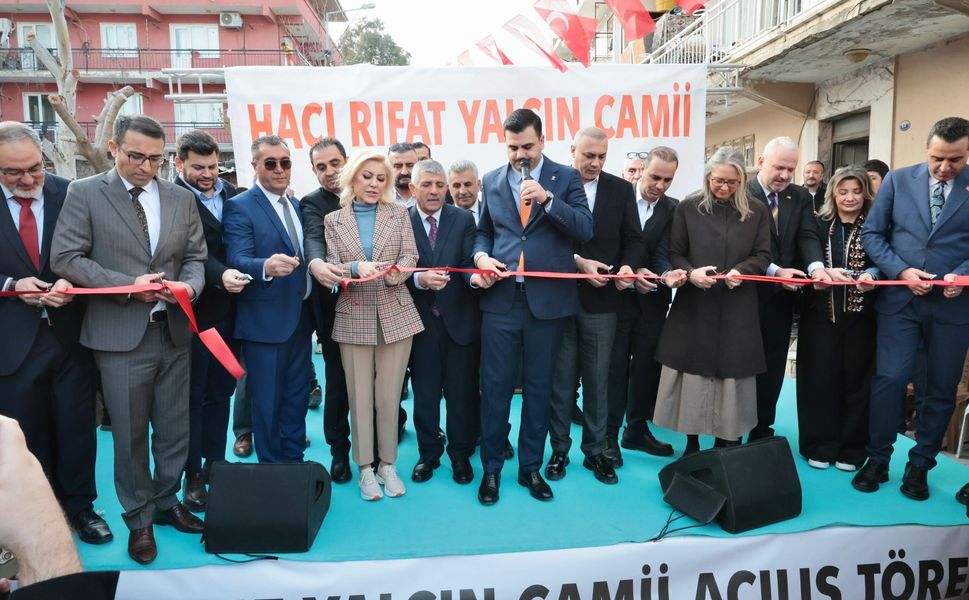 Binlerce Menemenli tek yürek oldu