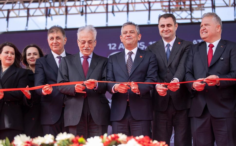 Başkan Tugay: İzmir CHP’li başkanlarıyla hizmetin şehridir