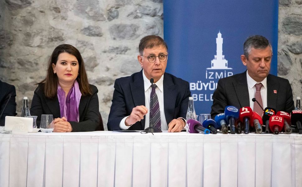 İzmir’de CHP ve Roman yurttaşlar aynı masada