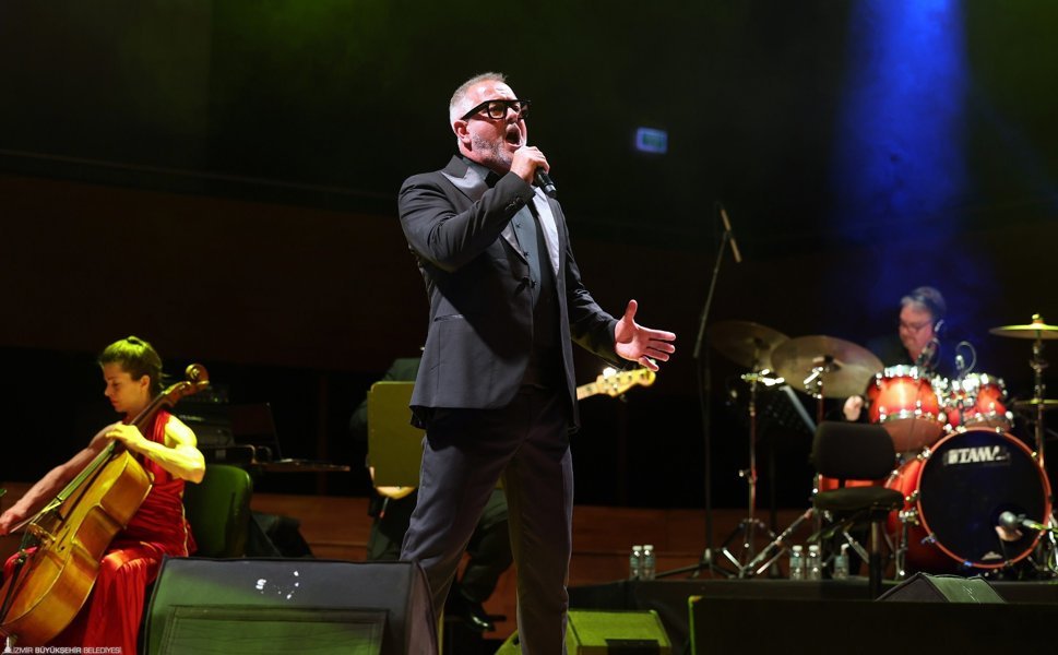 Luca Minnelli İzmir’de büyüledi