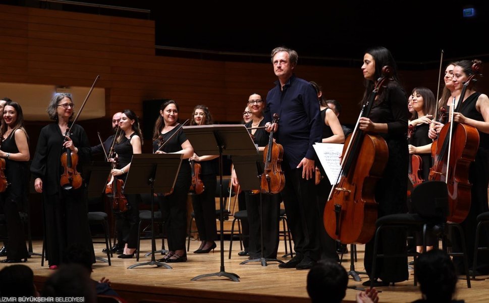 İzmir Oda Orkestrası’ndan unutulmaz gece