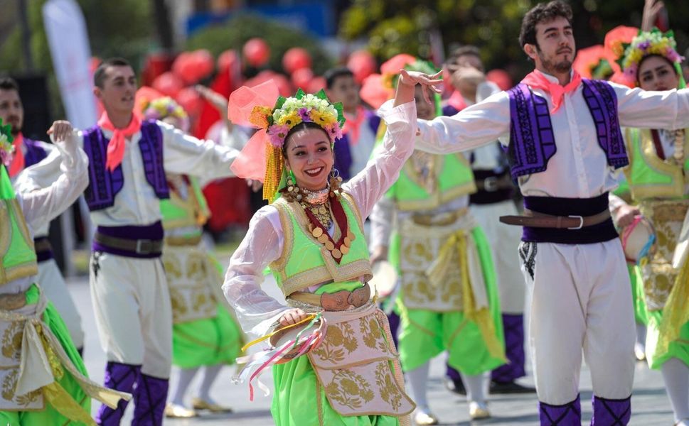 İzmir’de 19 Mayıs coşkusu tüm kenti sardı