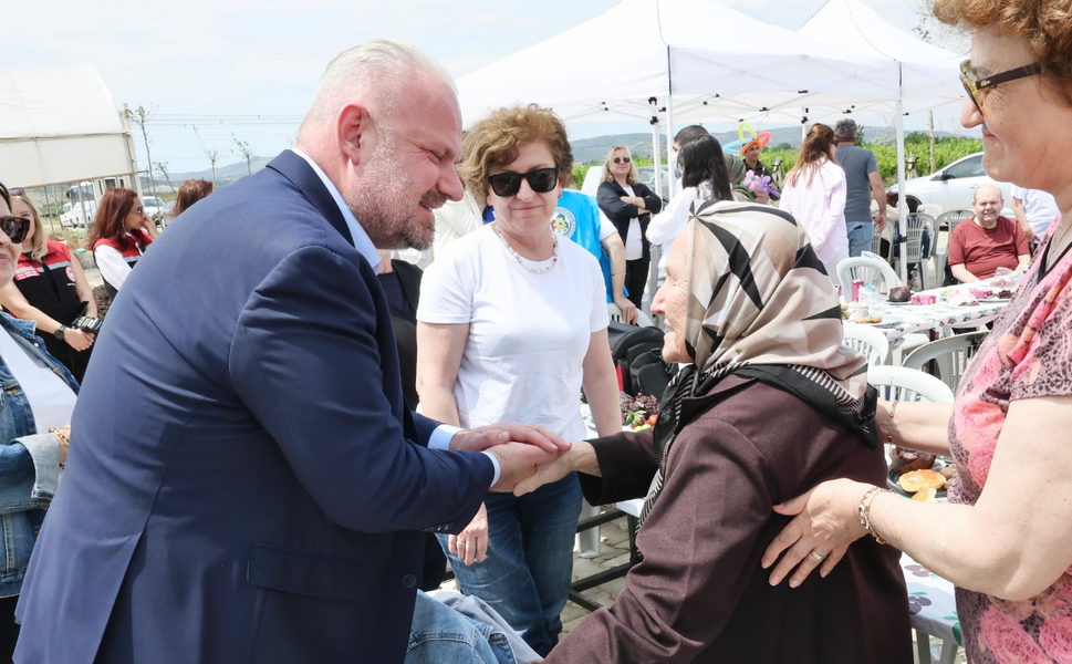 “Birlik ve dayanışma içinde bir bayram diliyorum”