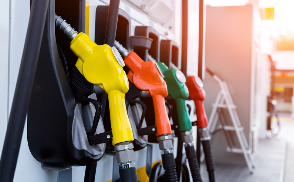 İZMİR’DE MOTORİN 70,60 TL’YE ÇIKIYOR