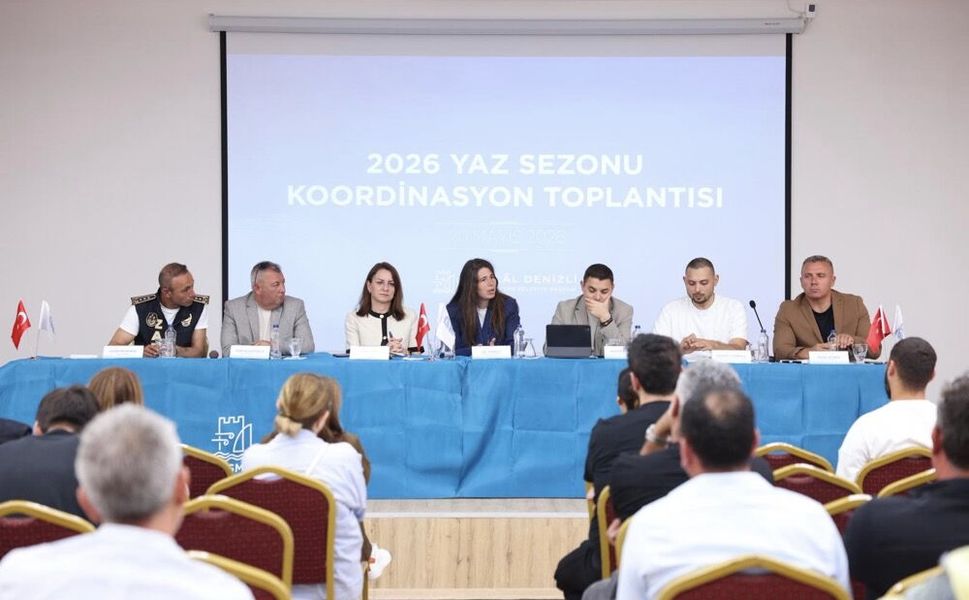 Çeşme Belediyesi 2026 yaz sezonu öncesi esnafla bir araya geldi