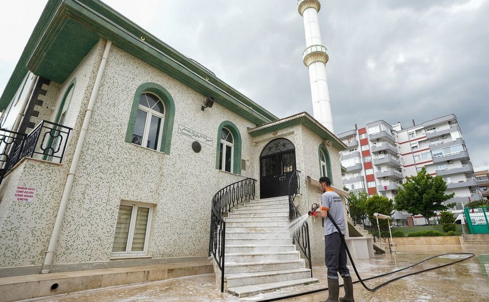 Gaziemir’de Kurban Bayramı temizliği