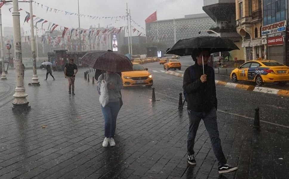 İSTANBUL’A YAĞIŞ UYARISI: GÖK GÜRÜLTÜLÜ SAĞANAK HAFTA BOYUNCA ETKİLİ OLACAK