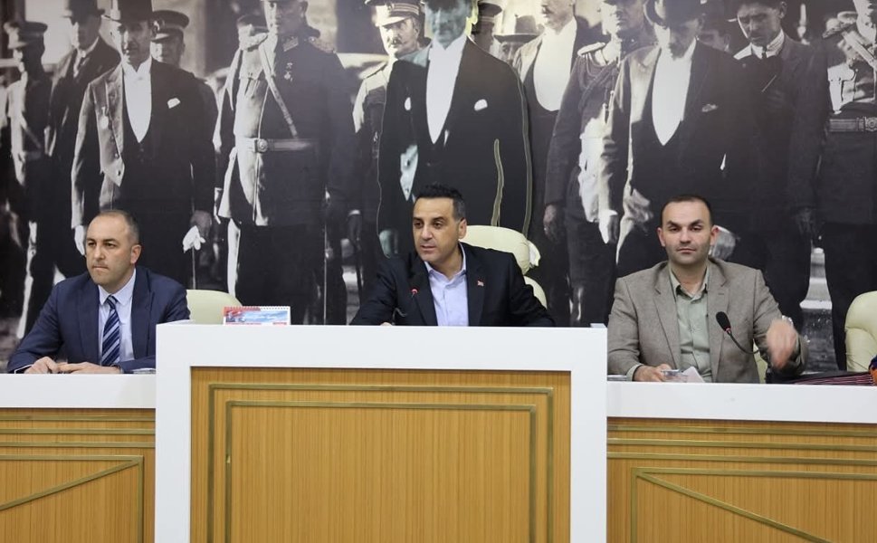 ÇİĞLİ MECLİSİ’NDE HARMANDALI VE DENETİM RAPORU TARTIŞMASI