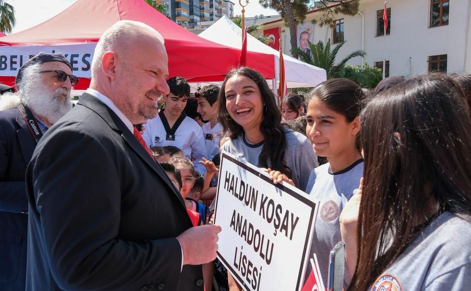 Pehlivan'dan 19 Mayıs mesajı: Gençliğin yanında olmak, geleceğe sahip çıkmaktır