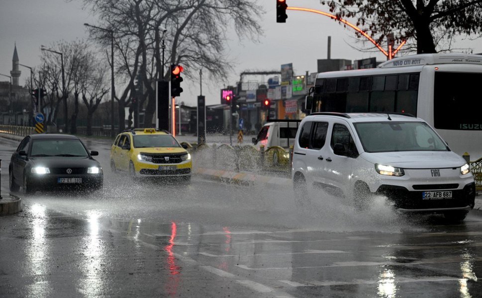 ŞANLIURFA’DA KUVVETLİ YAĞIŞ UYARISI