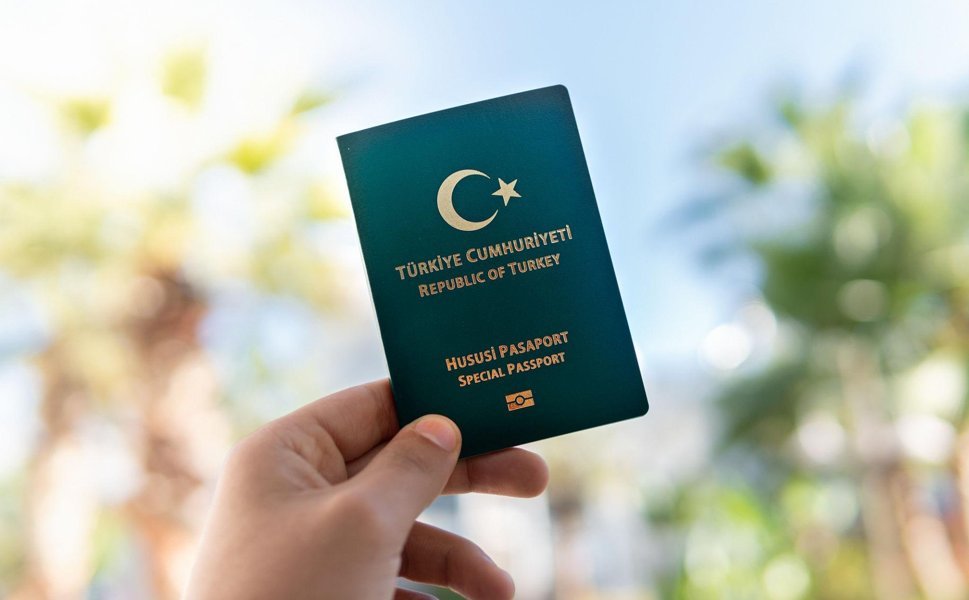 ÖZEL OKUL ÖĞRETMENLERİNE YEŞİL PASAPORT YOLU AÇILIYOR