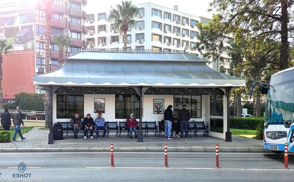 İzmir’in kimliğini yansıtan simgesel durak