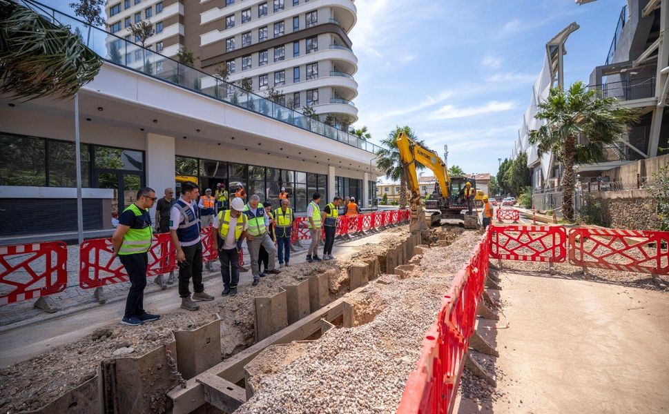 İzmir’de 3 milyar liralık alt yapı dönüşümü sürüyor