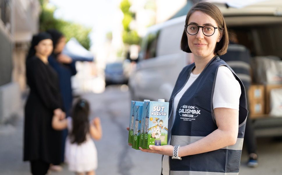 Binlerce çocuğa süt desteği başladı