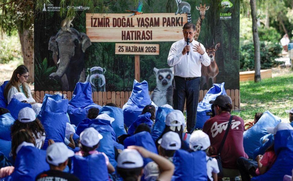 Başkan Tugay sözünü tuttu, çocukların yüzü güldü