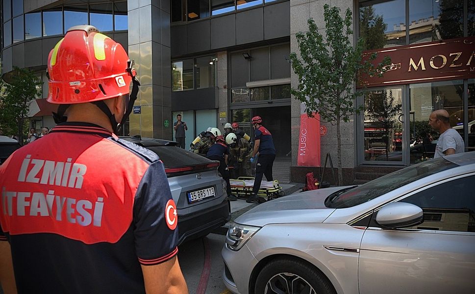 İş merkezinde nefes kesen yangın tatbikatı