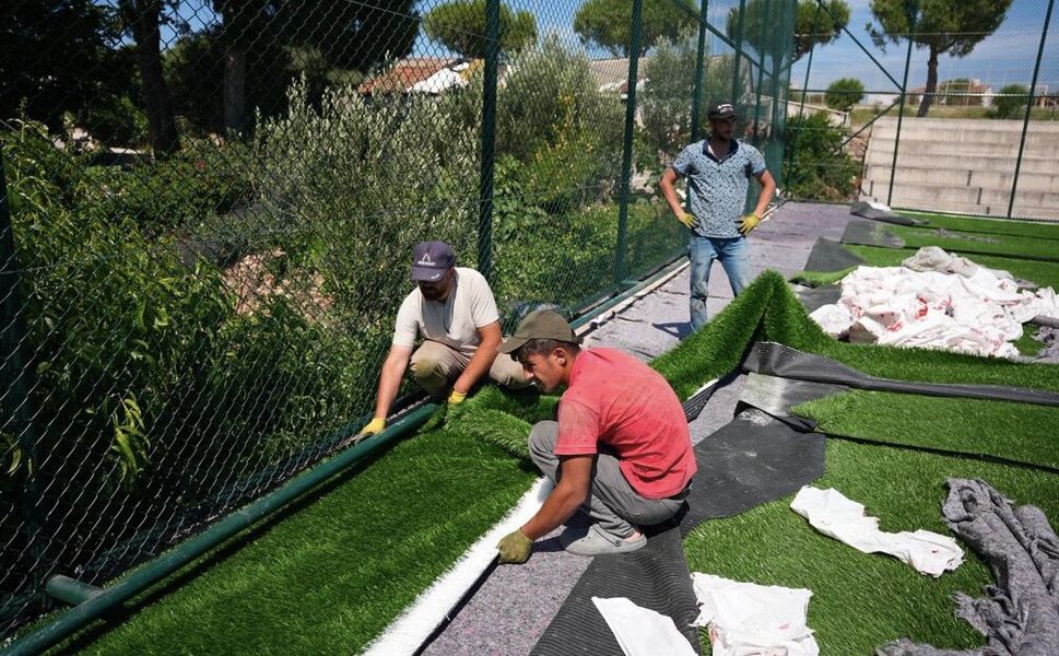 Çeşme Belediyesinden park ve spor alanlarında kapsamlı yenileme