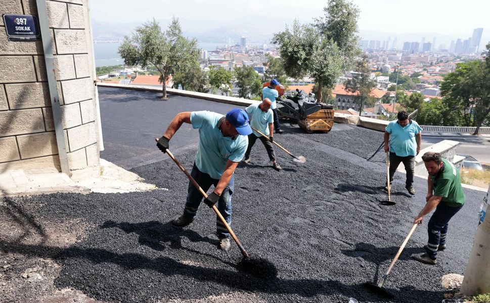 Konak’ta hummalı çalışma: 5 mahallede 24 sokak aynı anda yenileniyor