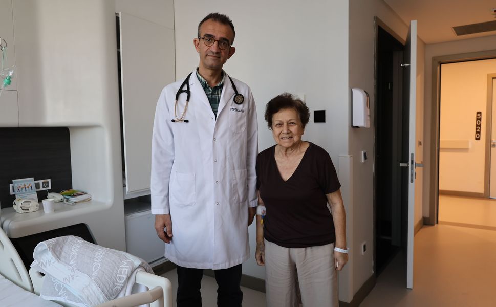 80’LİK KALP HASTASINA AMELİYATSIZ MİTRAL KAPAK MÜDAHALESİ