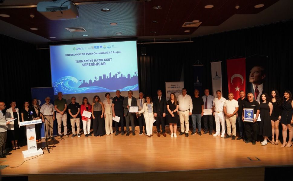 Seferihisar, UNESCO’dan “Tsunami Hazır Kent” sertifikasını aldı
