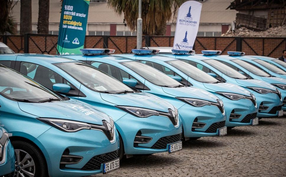 İzmir’in elektrikli araç filosuyla 25 milyon lira tasarruf