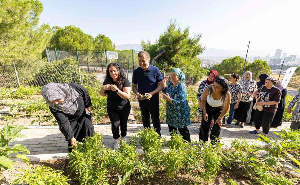 Mahalle bostanlarında üretim ve dayanışma büyüyor