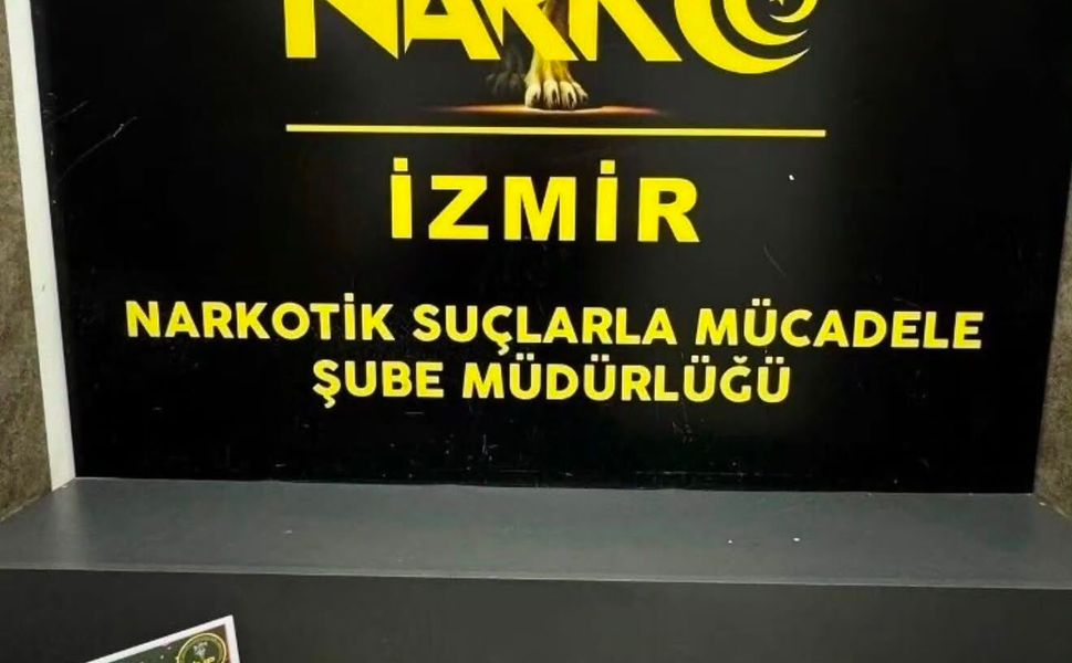 İzmir Havalimanı'nda Narkotik Operasyonu: Midesinden 490 Gram Metamfetamin Çıktı