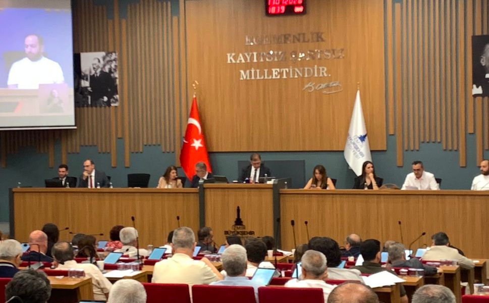 İzmir Büyükşehir Belediye Meclisi’nde Canlı Yayın Kararı Geri Çekildi!